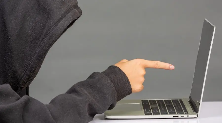 Жительница Оренбурга потеряла 481 тыс. рублей на курсах по криптовалютам