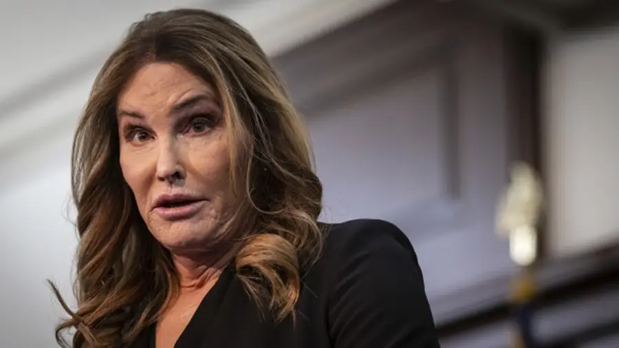 Суд Калифорнии отказал инвесторам в иске против создательницы мемкоина JENNER