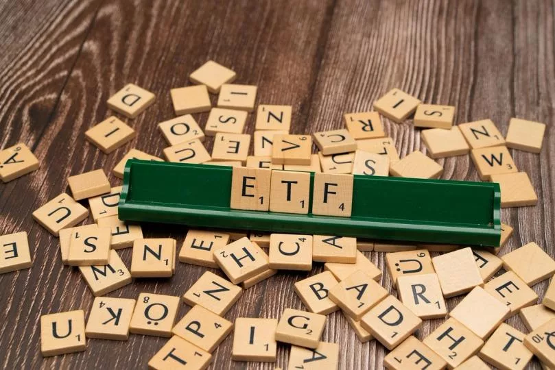 Биткоин-ETF привлекли $2 млрд за 8 дней на фоне фиксации прибыли краткосрочными держателями