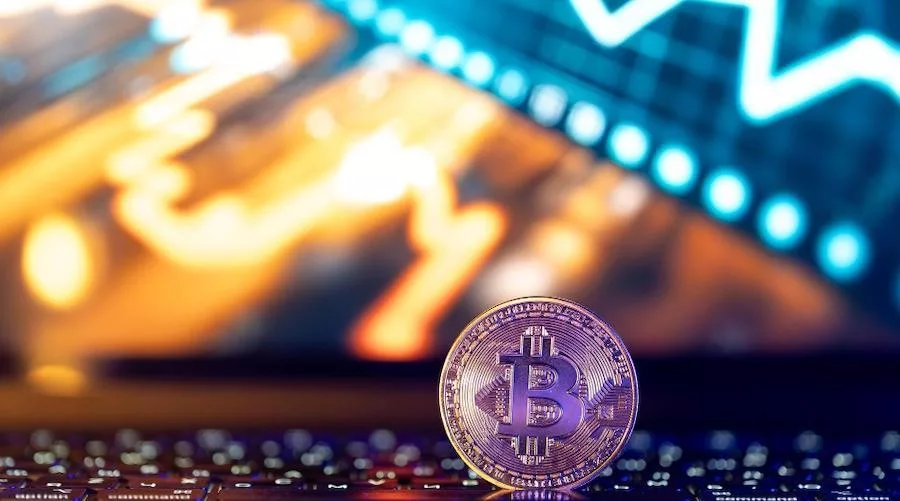 Кошелек 2009 года перевел 2650 BTC на $203 млн: что это значит для рынка