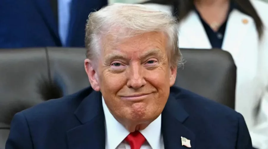 Число биткоин-миллионеров сократилось на 45 904 за 500 дней Трампа: что стоит за падением